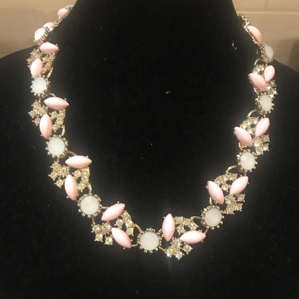 Elegant pink necklace and earrings